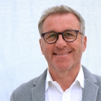 Uwe Rissiek R|klärt Portrait Snip